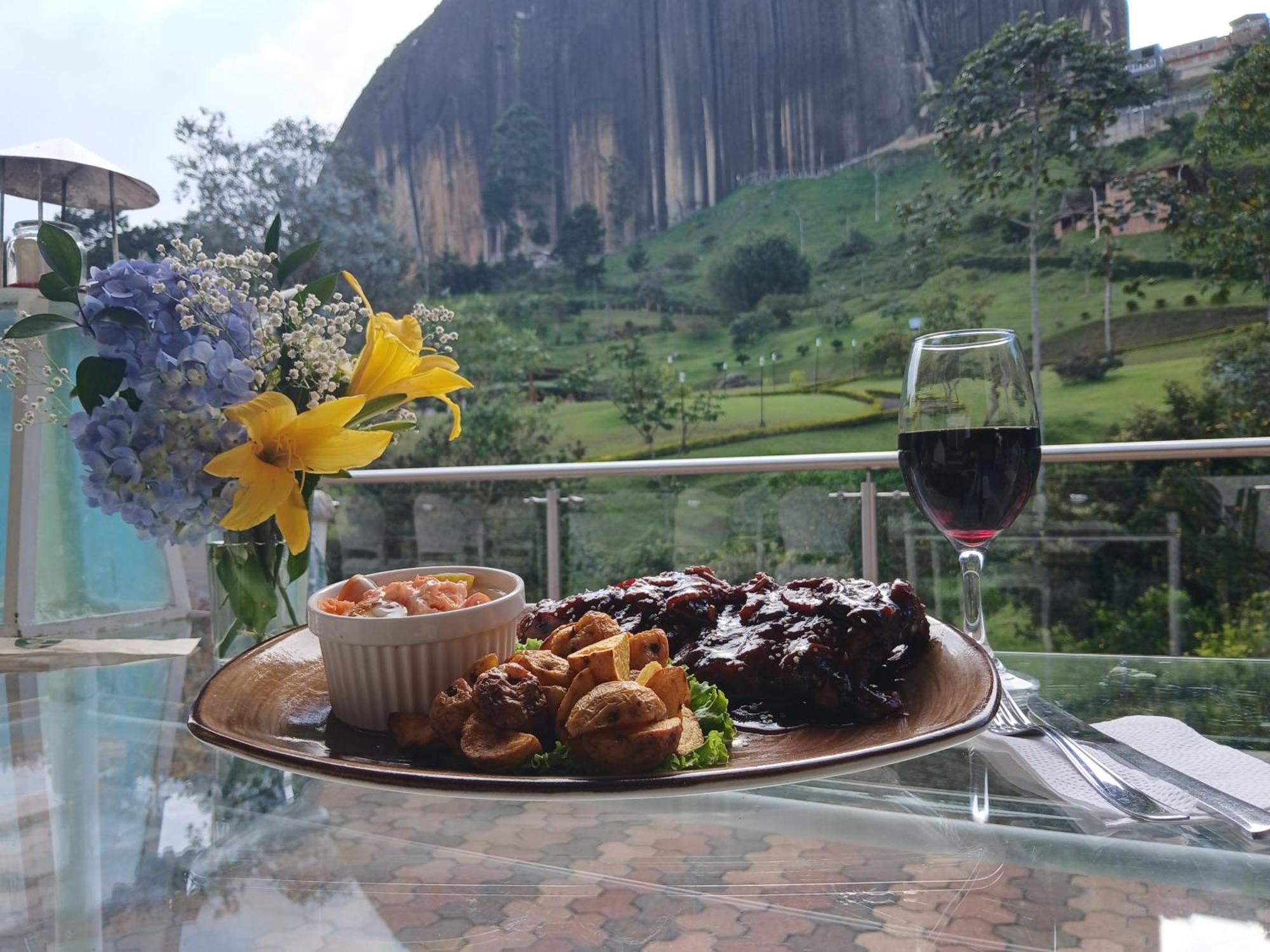 Piedra Del Penol Hotel Guatape Exterior photo