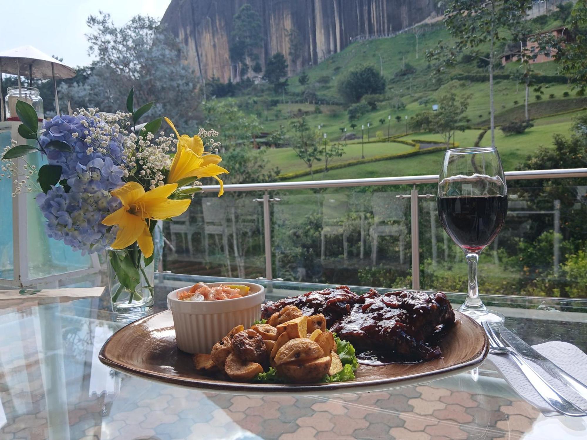 Piedra Del Penol Hotel Guatape Exterior photo