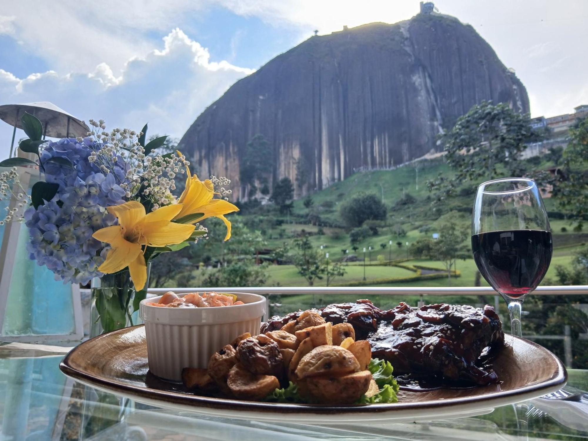 Piedra Del Penol Hotel Guatape Exterior photo